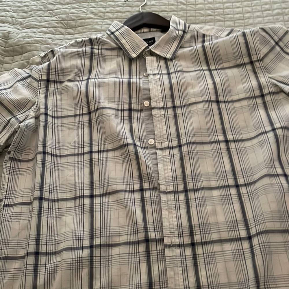 Hugo Boss ss shirt great condition 2xl fits like l/XL